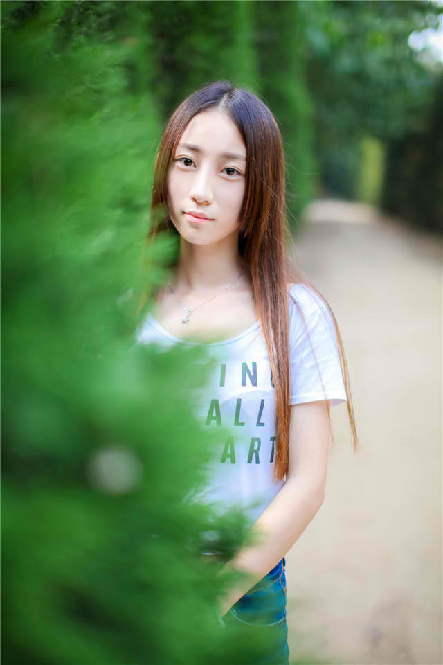 《漂亮的保姆01》